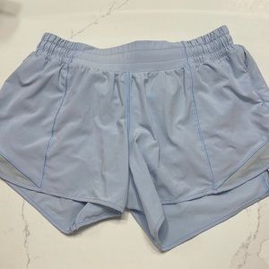 lululemon hotty hot light blue 4’’ shorts